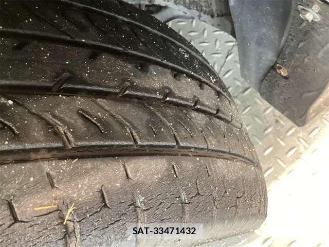 Toyota NOAH 2021-07 6910282-15