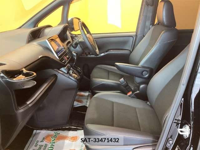 Toyota NOAH 2021-07 6910282-16