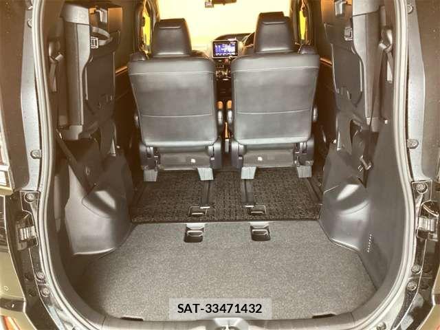 Toyota NOAH 2021-07 6910282-19