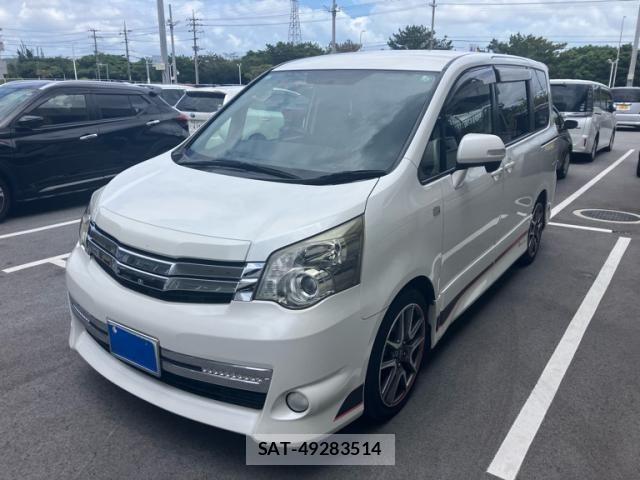 Toyota NOAH 2013-11 6910312-0