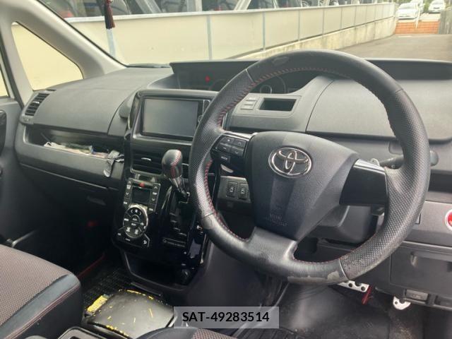Toyota NOAH 2013-11 6910312-16