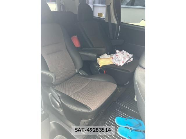 Toyota NOAH 2013-11 6910312-18