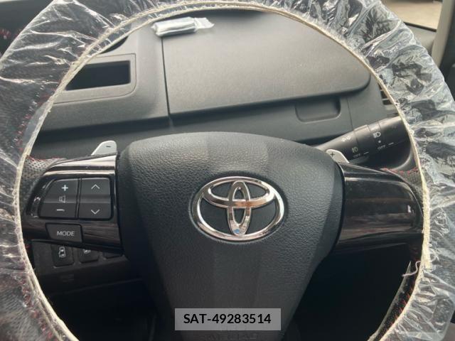 Toyota NOAH 2013-11 6910312-25