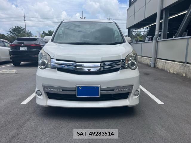 Toyota NOAH 2013-11 6910312-2