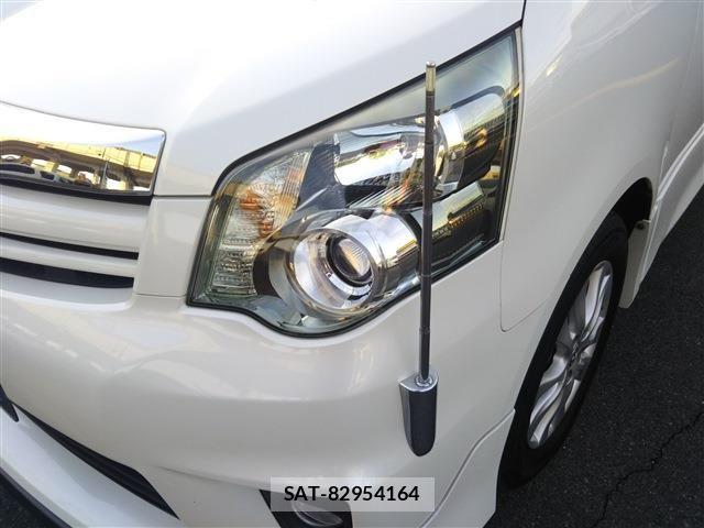 Toyota NOAH 2012-05 6910306-12
