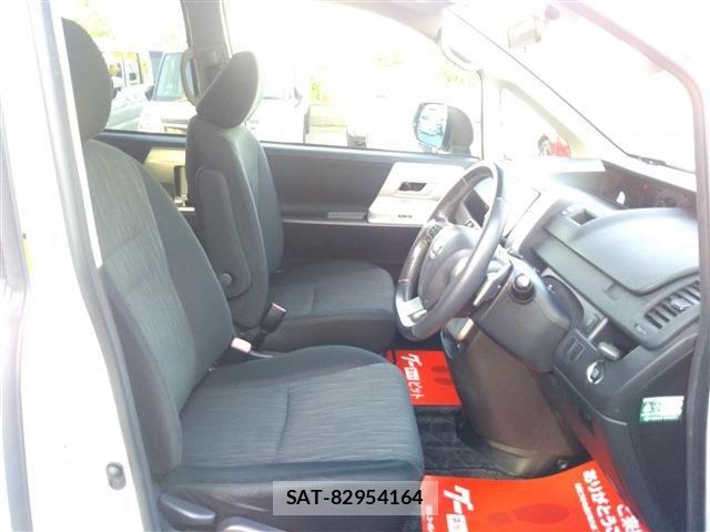 Toyota NOAH 2012-05 6910306-13