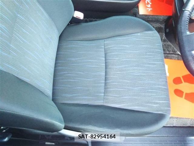 Toyota NOAH 2012-05 6910306-15