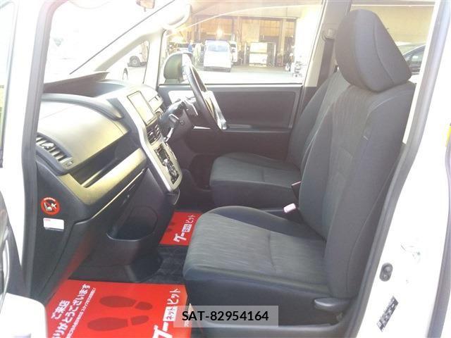 Toyota NOAH 2012-05 6910306-16
