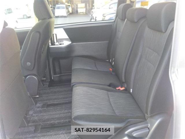Toyota NOAH 2012-05 6910306-18