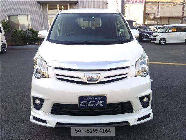 Toyota NOAH 2012-05 6910306-1