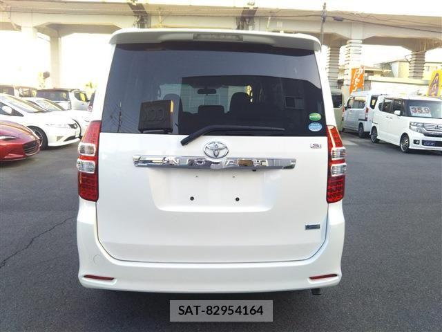 Toyota NOAH 2012-05 6910306-4