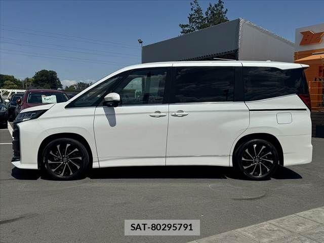 Toyota NOAH 2023-05 6910277-10