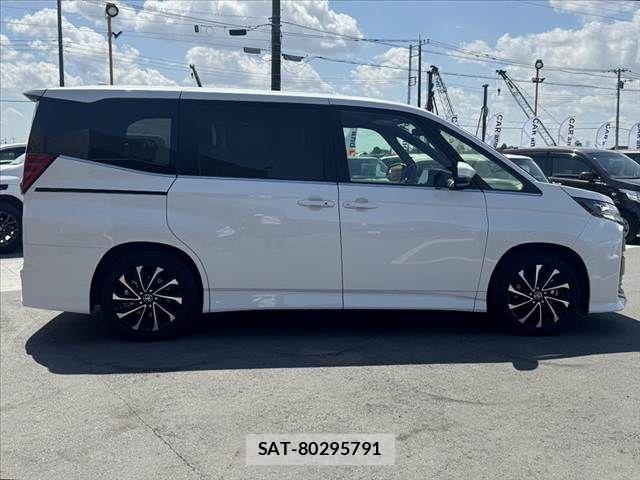 Toyota NOAH 2023-05 6910277-11