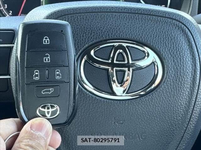 Toyota NOAH 2023-05 6910277-6