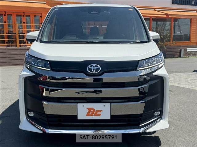 Toyota NOAH 2023-05 6910277-8
