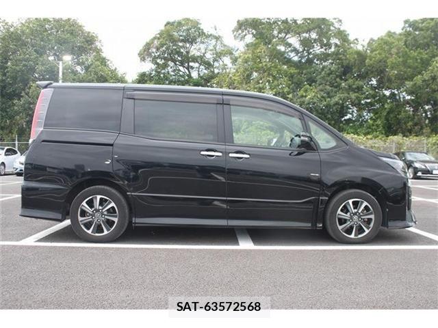 Toyota NOAH 2018-03 6910295-9