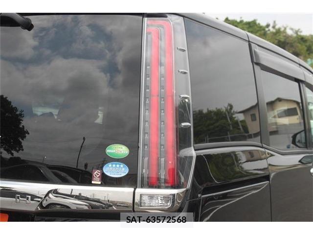 Toyota NOAH 2018-03 6910295-11
