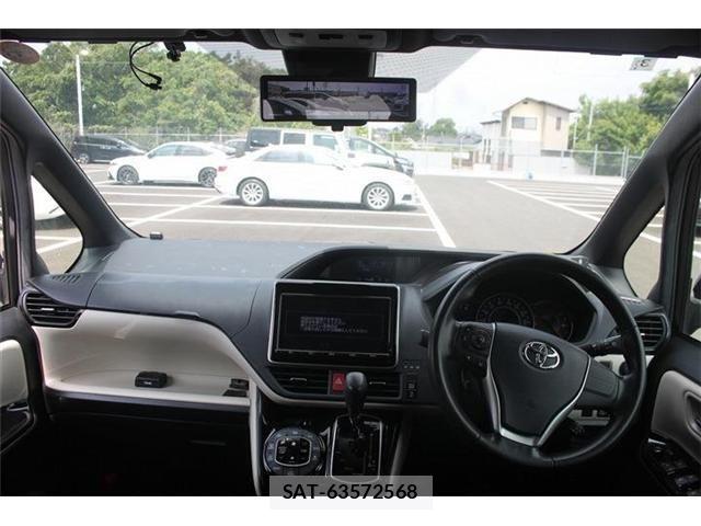 Toyota NOAH 2018-03 6910295-16