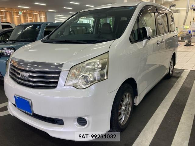Toyota NOAH 2011-02 6910338-0