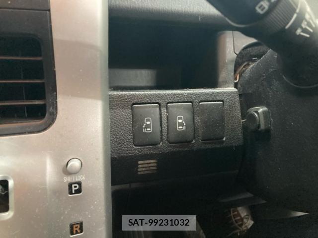 Toyota NOAH 2011-02 6910338-14