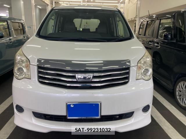 Toyota NOAH 2011-02 6910338-1