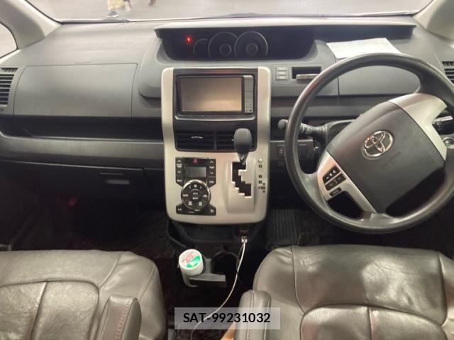 Toyota NOAH 2011-02 6910338-6
