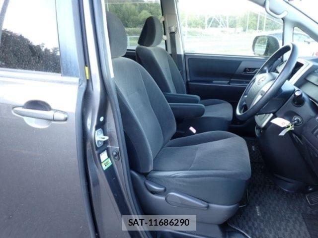 Toyota NOAH 2012-02 6910315-9