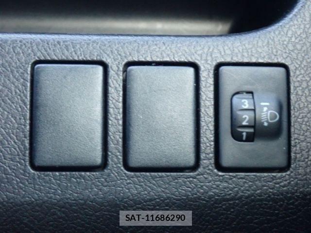 Toyota NOAH 2012-02 6910315-22