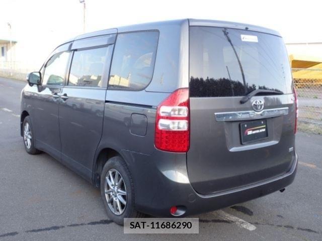 Toyota NOAH 2012-02 6910315-3