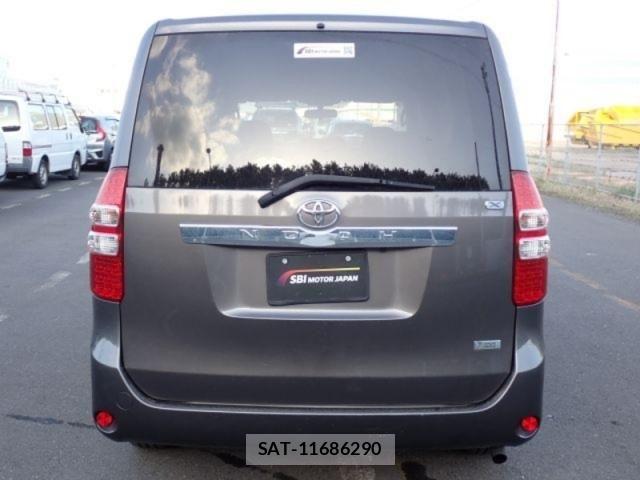 Toyota NOAH 2012-02 6910315-4