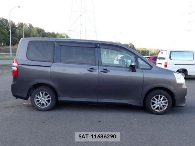 Toyota NOAH 2012-02 6910315-6