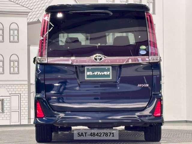 Toyota NOAH 2018-02 6910294-12