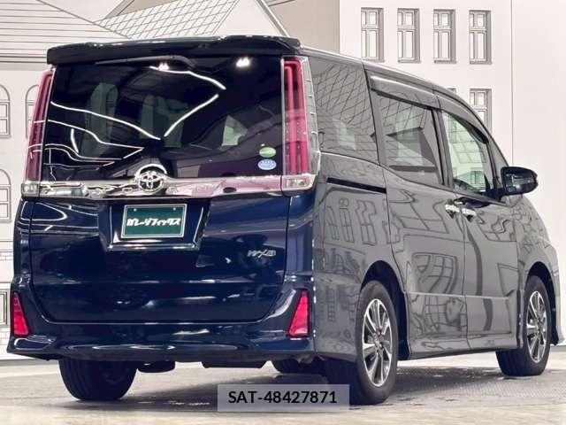Toyota NOAH 2018-02 6910294-13