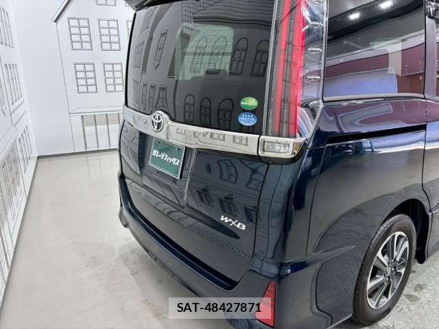 Toyota NOAH 2018-02 6910294-19