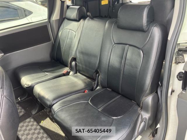 Toyota NOAH 2009-10 6910326-12