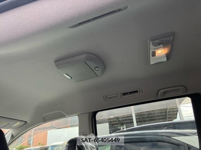 Toyota NOAH 2009-10 6910326-13