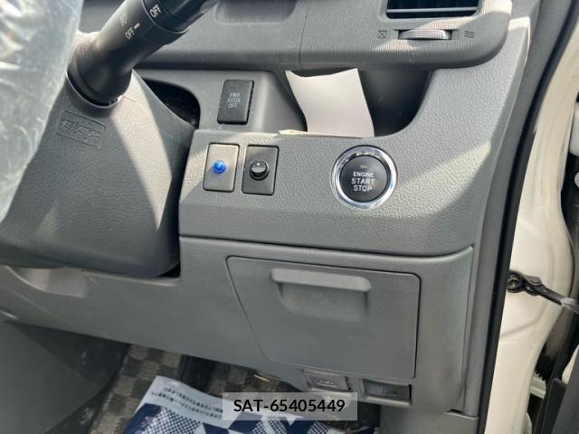 Toyota NOAH 2009-10 6910326-18