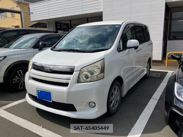 Toyota NOAH 2009-10 6910326-1