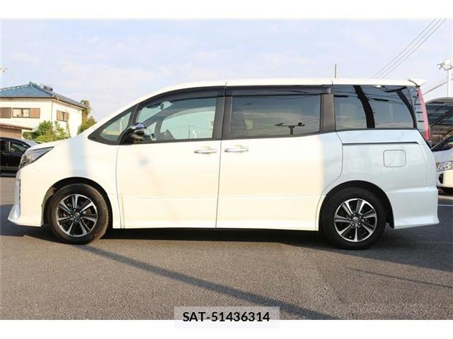 Toyota NOAH 2020-11 6910298-10