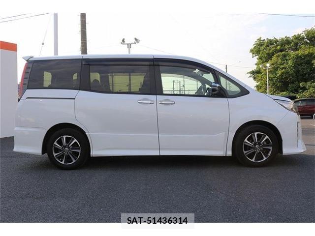Toyota NOAH 2020-11 6910298-8
