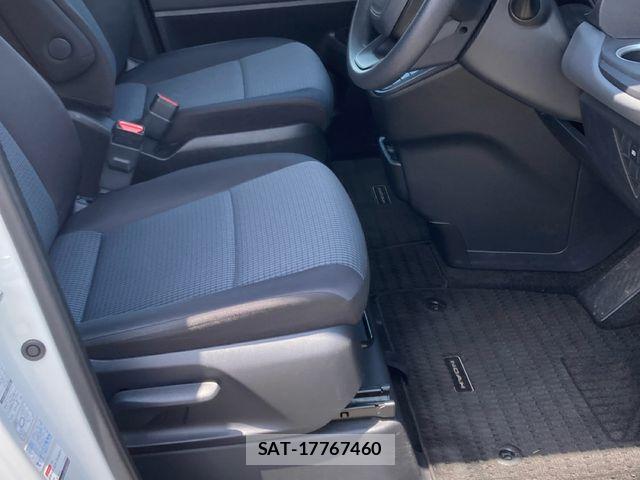 Toyota NOAH 2022-10 6910299-11