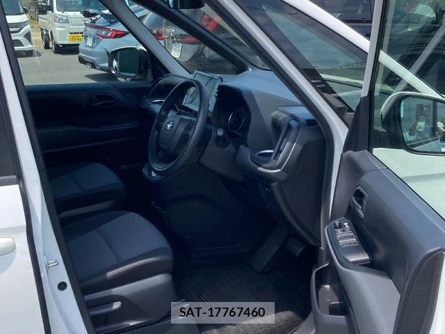 Toyota NOAH 2022-10 6910299-1