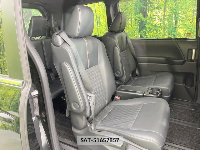 Toyota NOAH 2022-10 6996374-8