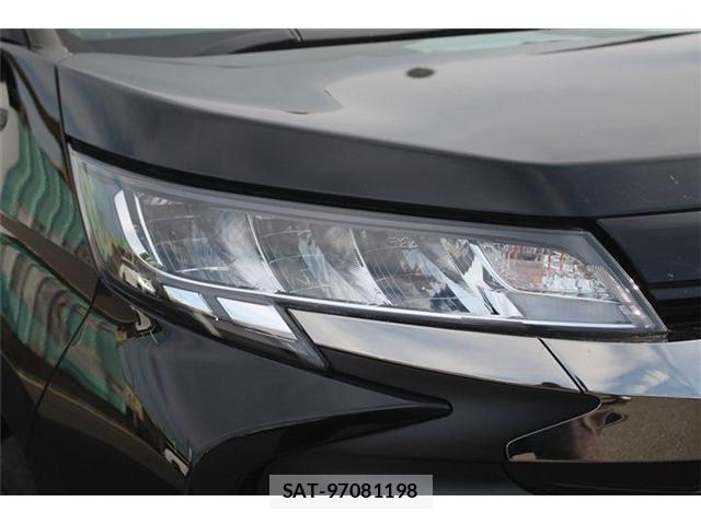 Toyota NOAH 2023-05 6996368-10