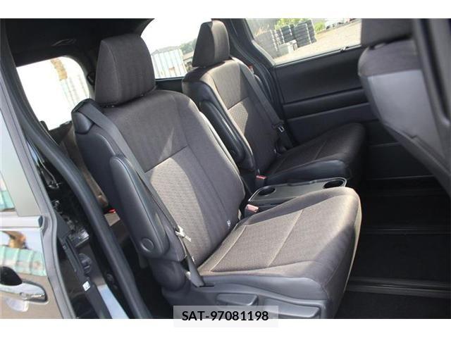 Toyota NOAH 2023-05 6996368-17