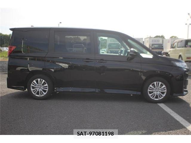 Toyota NOAH 2023-05 6996368-8