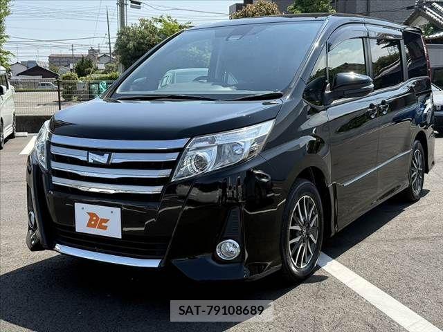 Toyota NOAH 2017-04 6996381-9