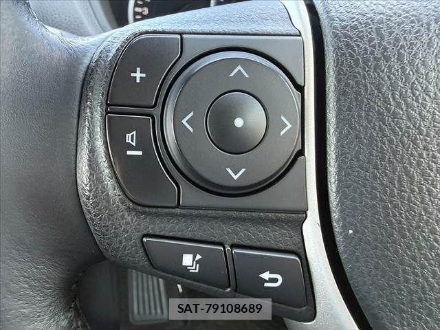 Toyota NOAH 2017-04 6996381-24