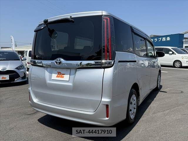 Toyota NOAH 2021-04 6996377-14