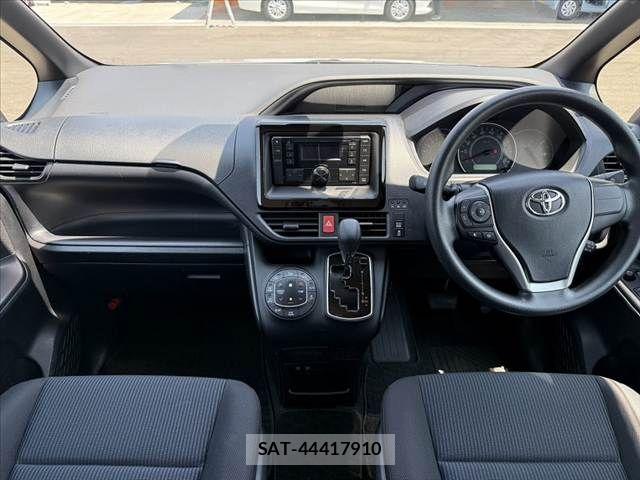 Toyota NOAH 2021-04 6996377-1